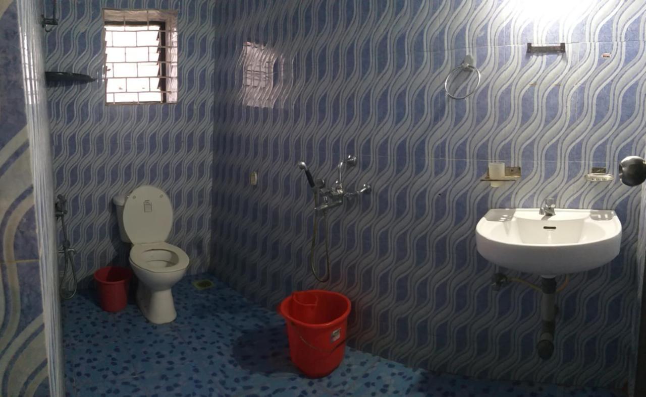 Hotel God'S Gift Morjim Habitación foto