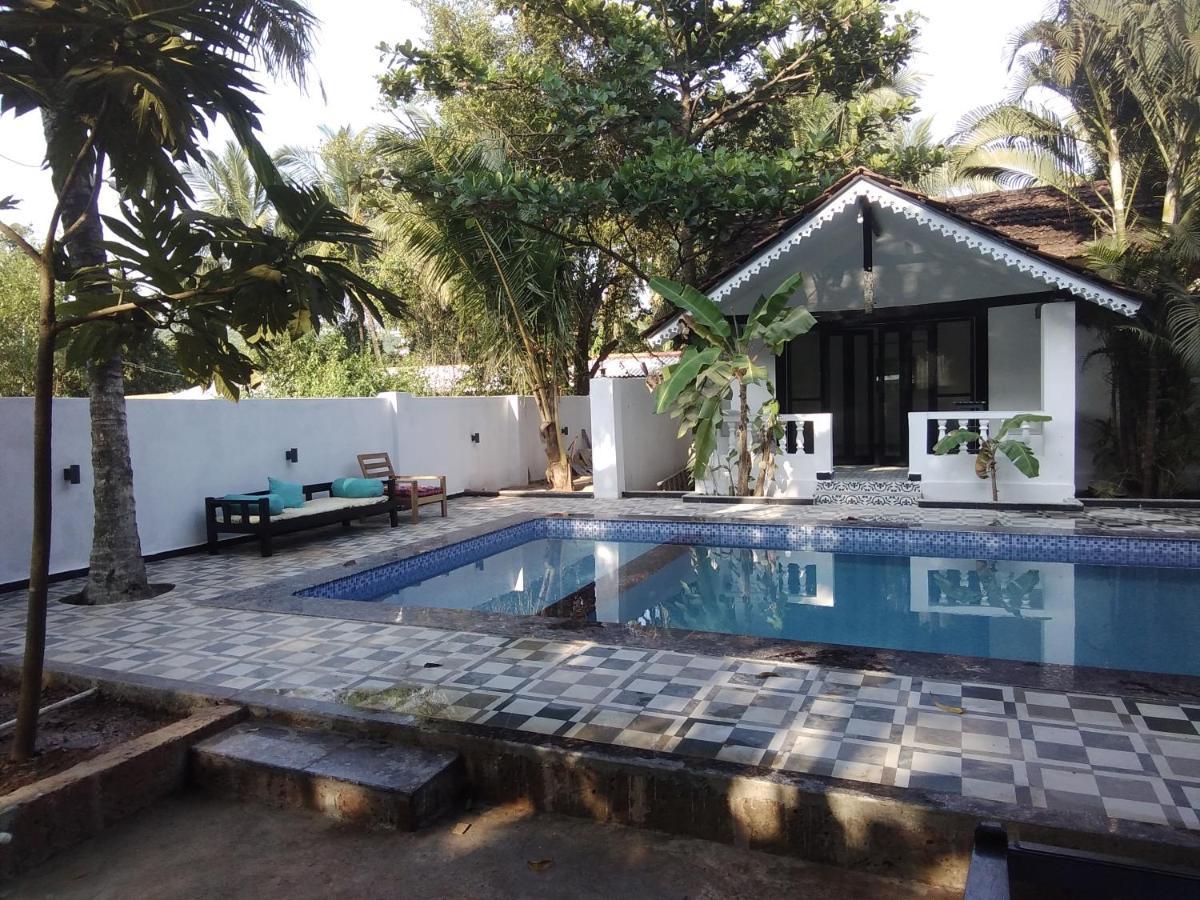 Hotel God'S Gift Morjim Exterior foto