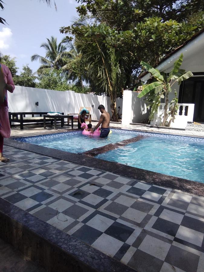 Hotel God'S Gift Morjim Exterior foto