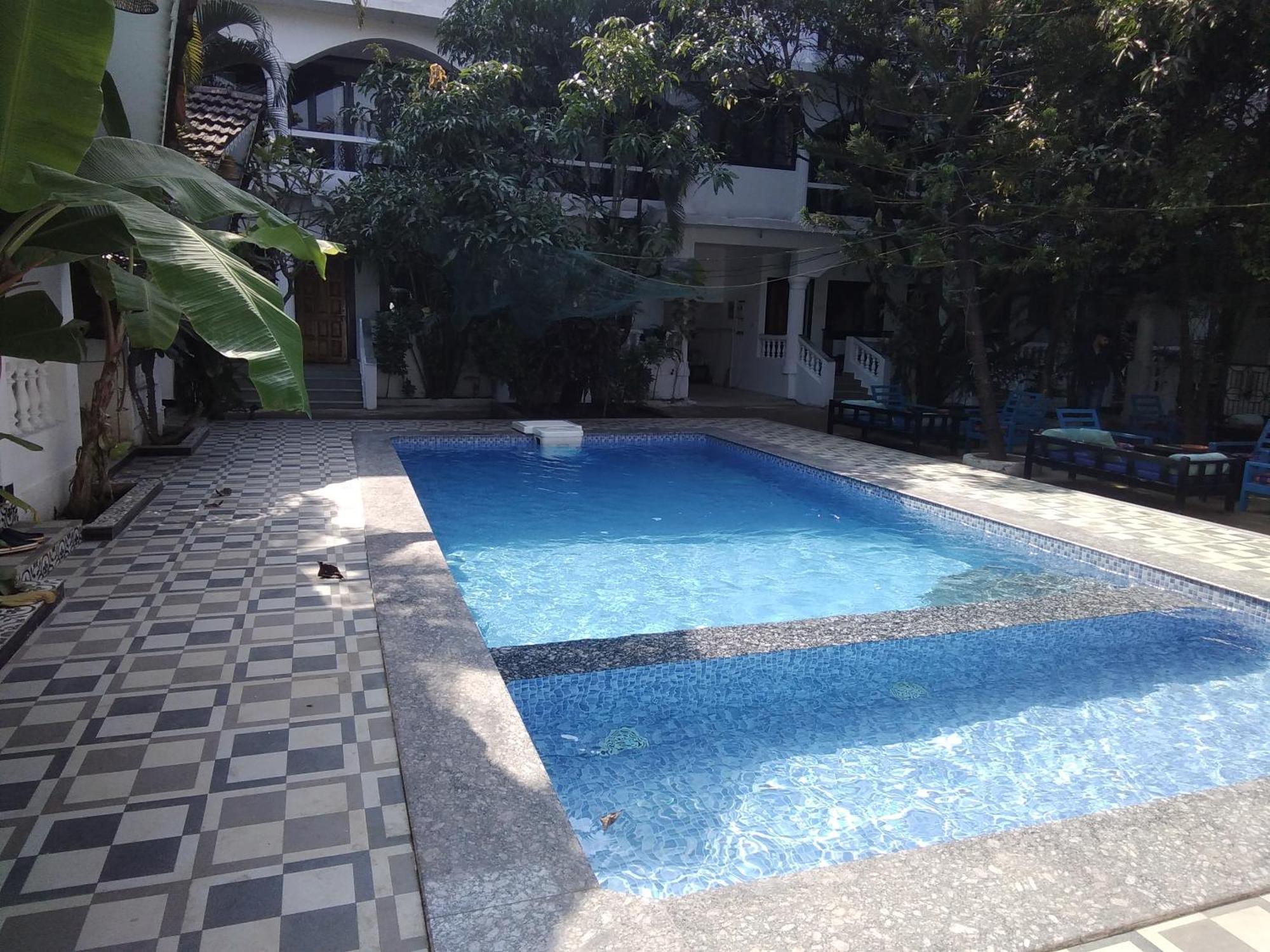 Hotel God'S Gift Morjim Exterior foto