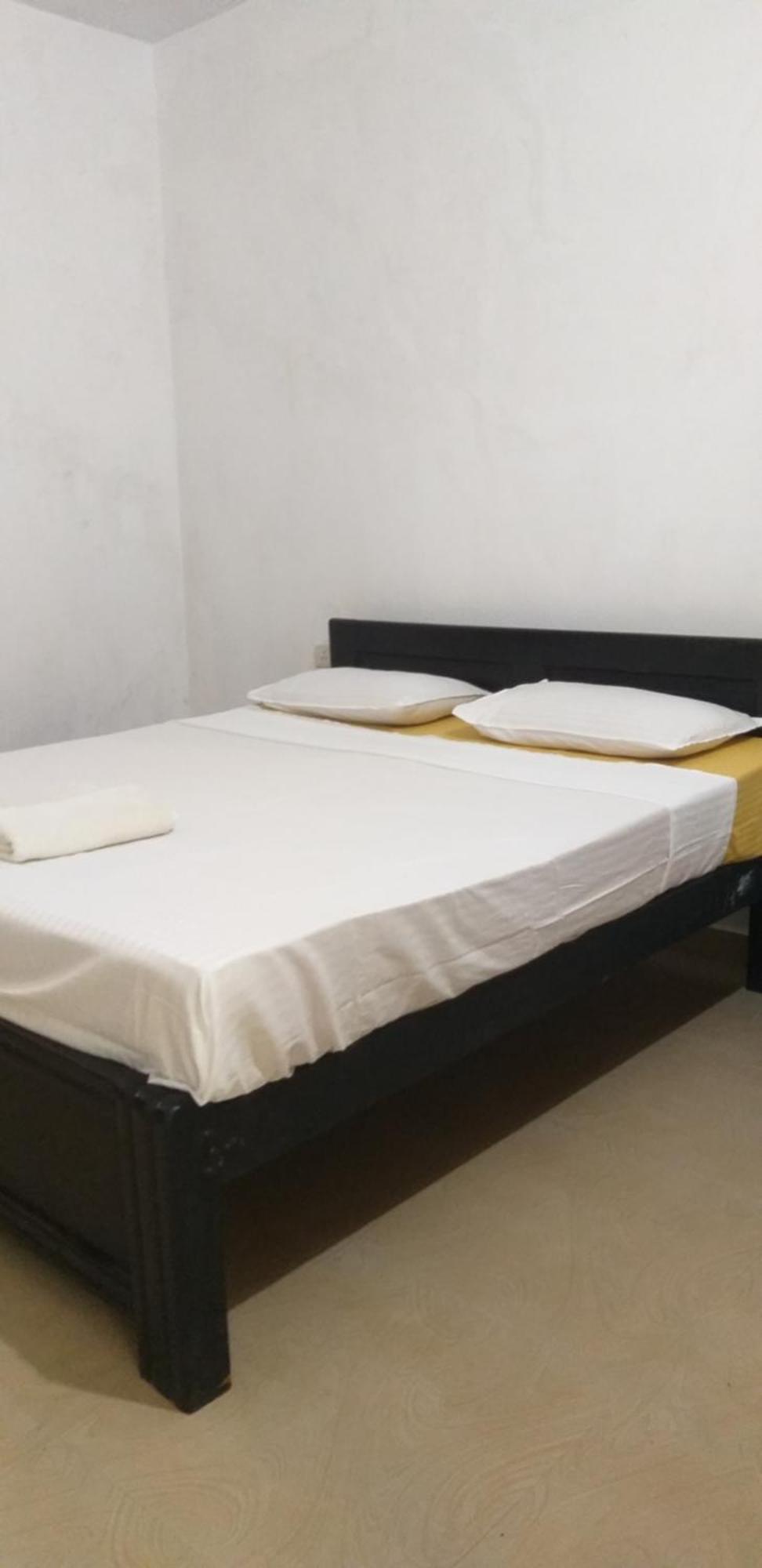 Hotel God'S Gift Morjim Habitación foto
