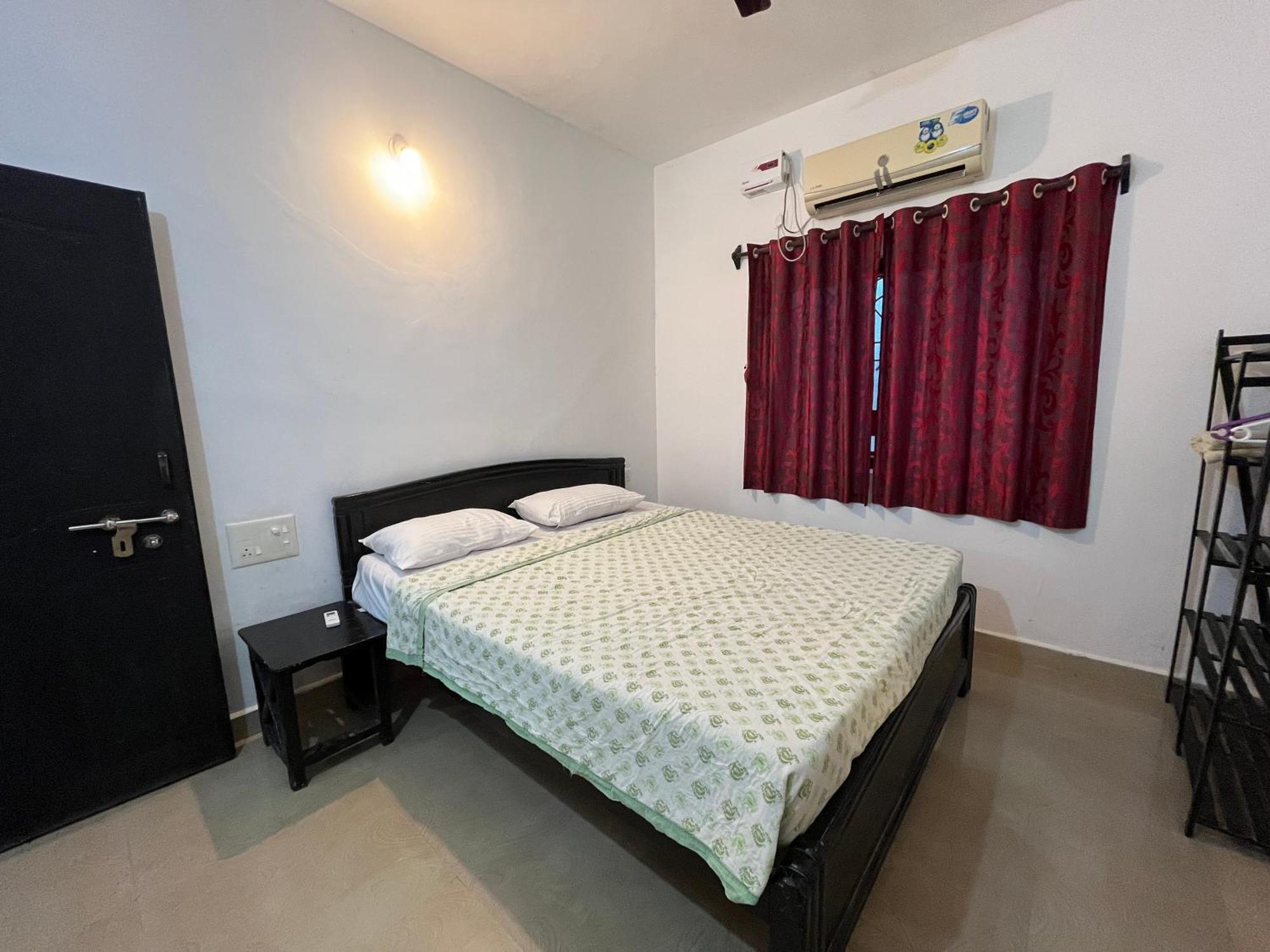 Hotel God'S Gift Morjim Exterior foto