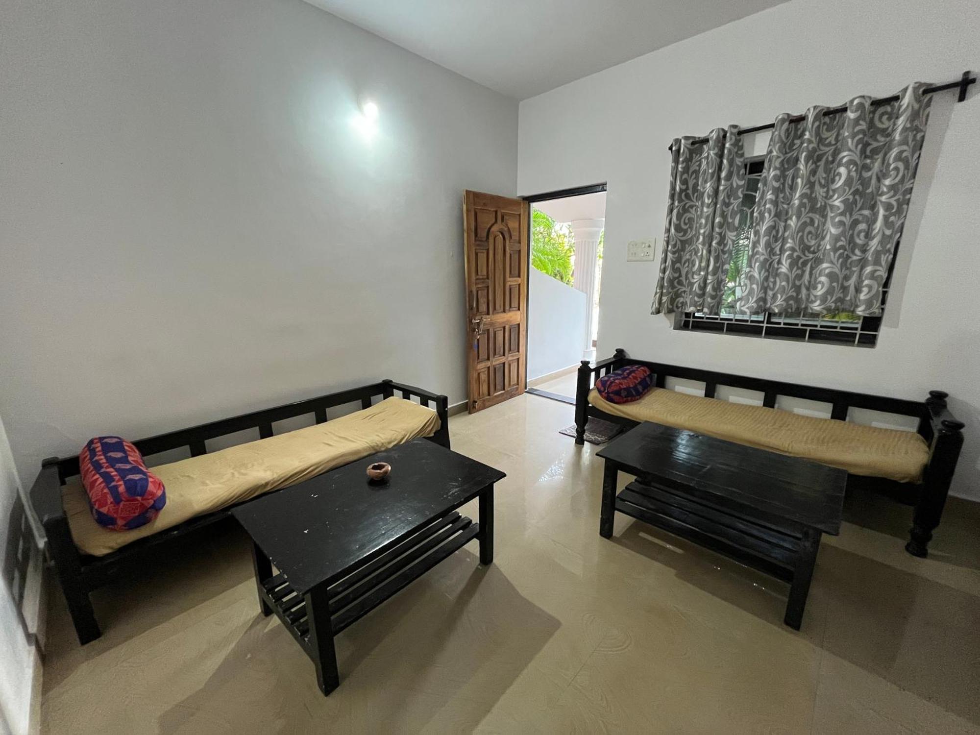 Hotel God'S Gift Morjim Exterior foto