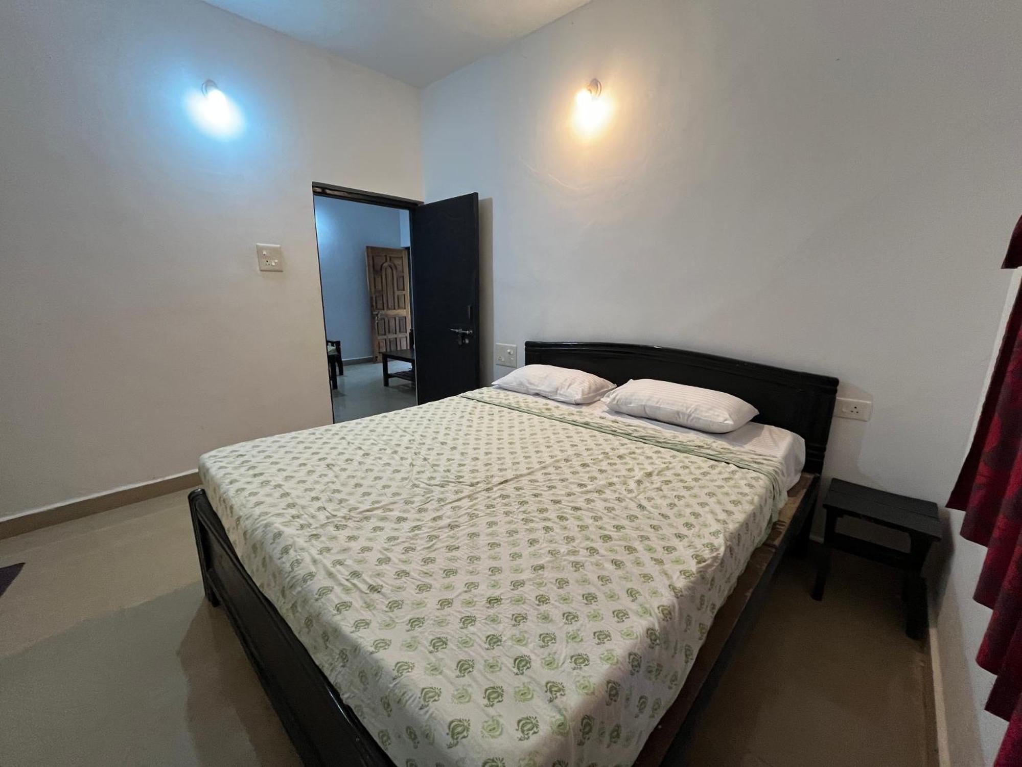 Hotel God'S Gift Morjim Exterior foto