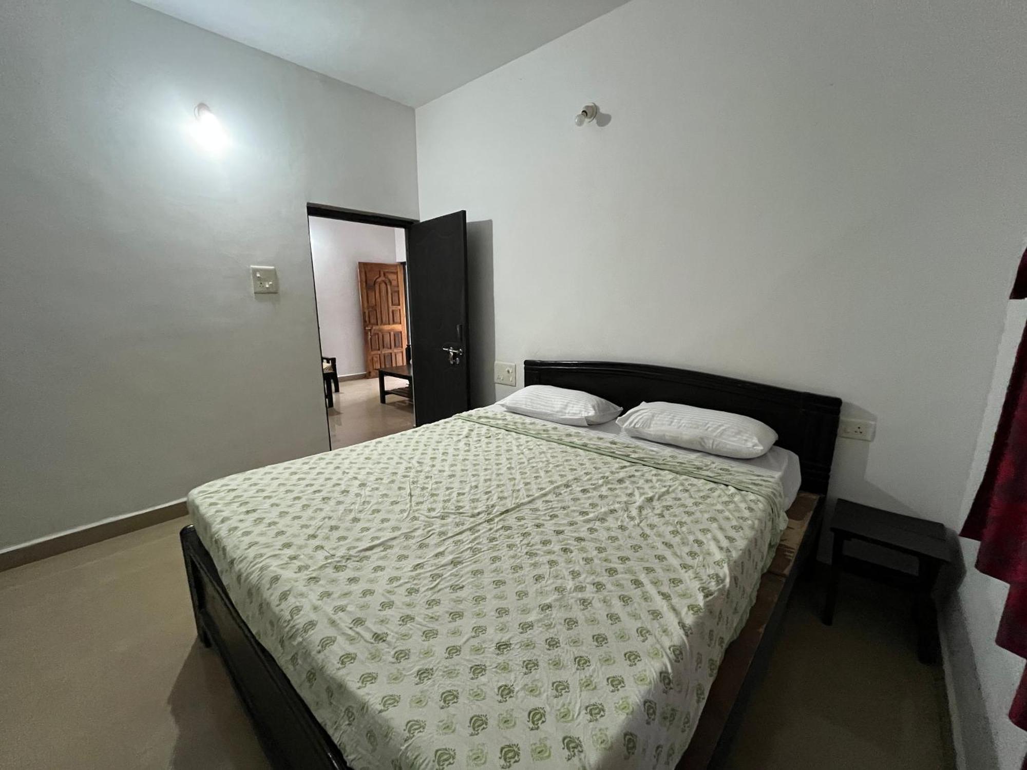Hotel God'S Gift Morjim Exterior foto