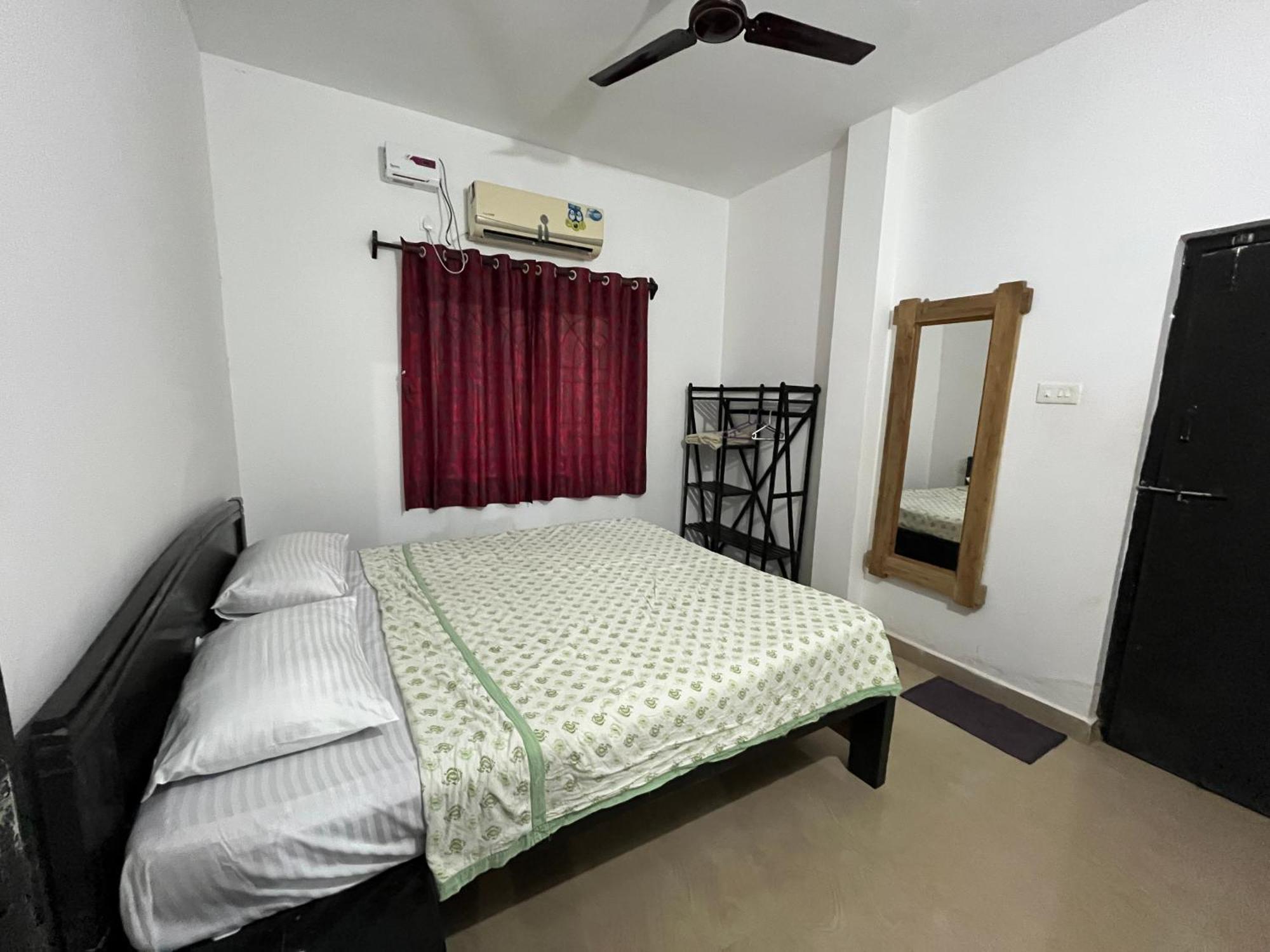 Hotel God'S Gift Morjim Exterior foto
