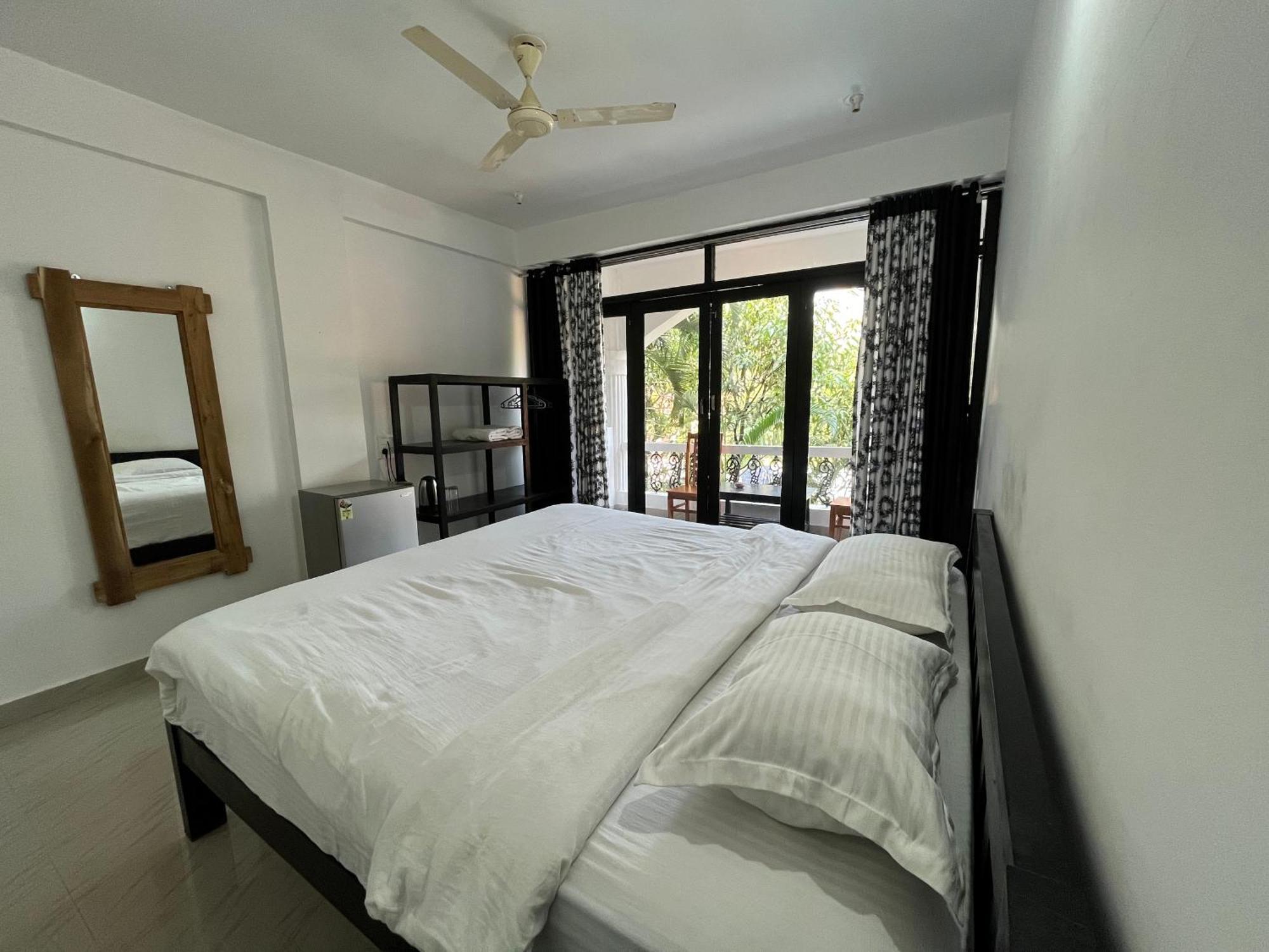 Hotel God'S Gift Morjim Exterior foto