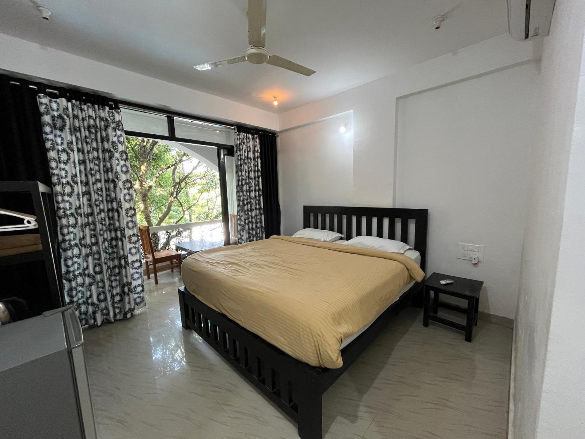 Hotel God'S Gift Morjim Exterior foto