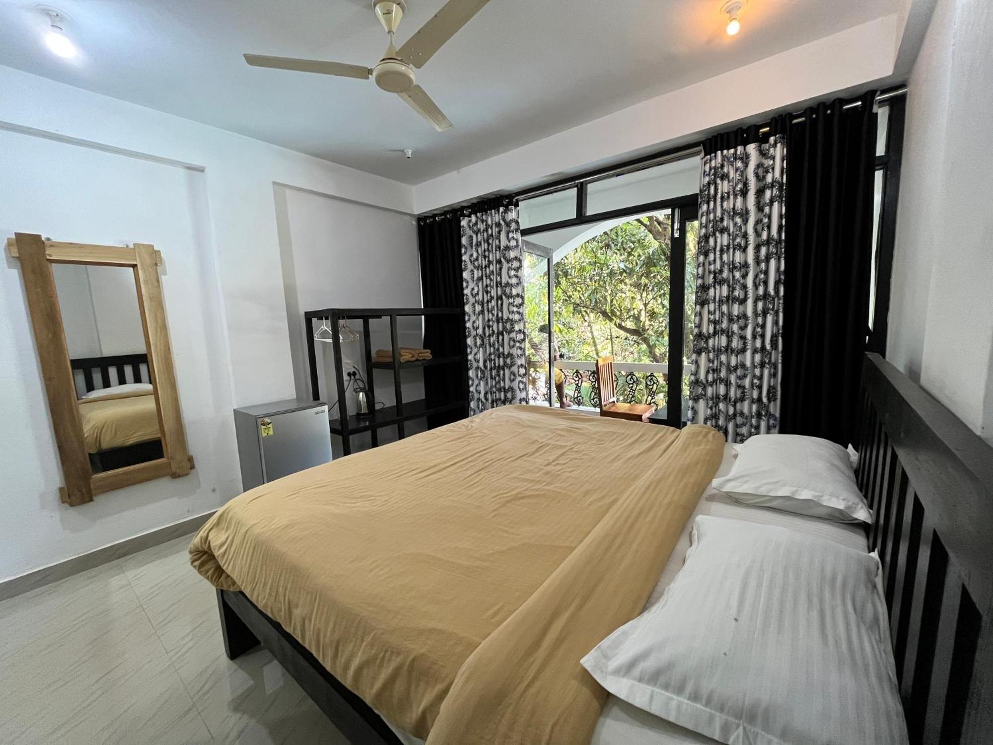 Hotel God'S Gift Morjim Exterior foto
