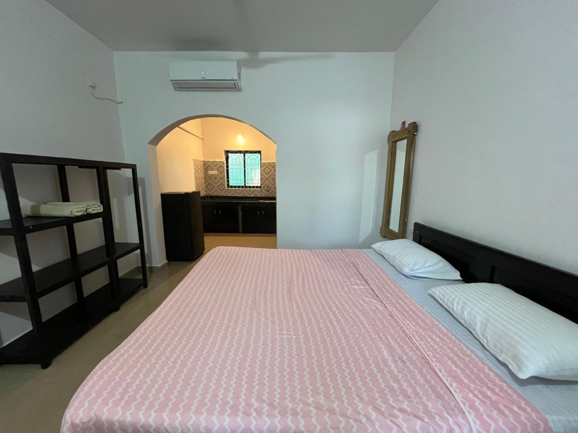 Hotel God'S Gift Morjim Exterior foto