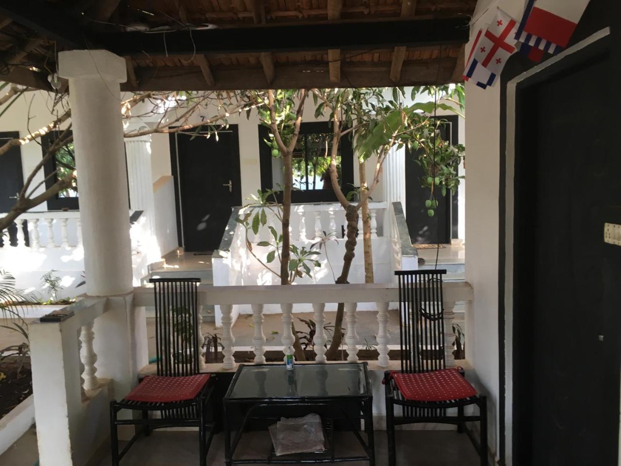 Hotel God'S Gift Morjim Exterior foto